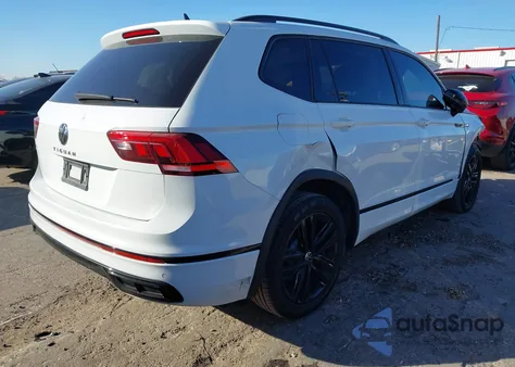 2022 Volkswagen Tiguan 2.0T Se R-Line Black z USA, uszkodzony, nr VIN 3VVCB7AXXNM036277
